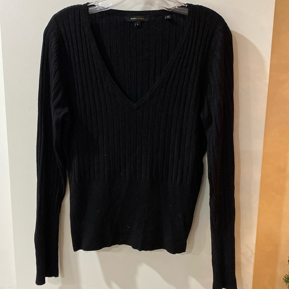BCBG black ribbed silk v-neck sweater long sleeve L MAXAZRIA